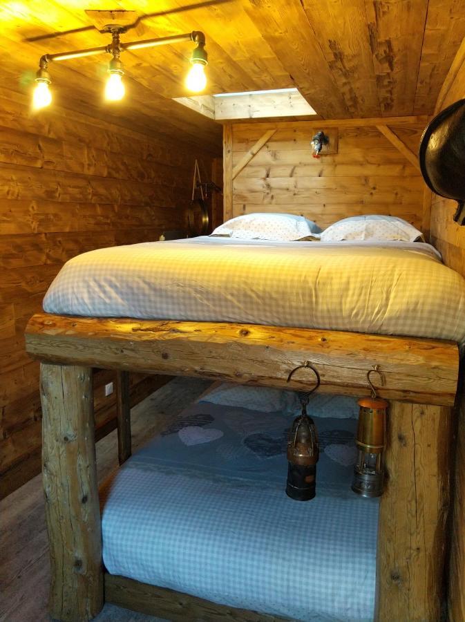 恩特雷2柯尔斯酒店 Saint-Martin-sur-le-Chambre 外观 照片