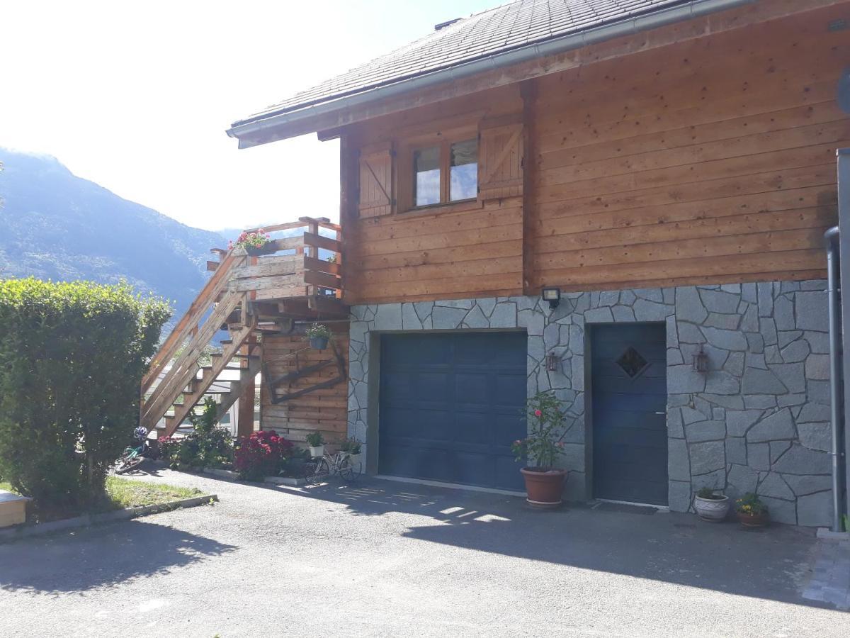 恩特雷2柯尔斯酒店 Saint-Martin-sur-le-Chambre 外观 照片