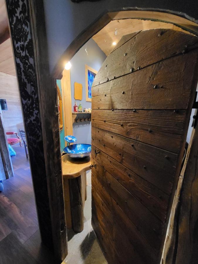 恩特雷2柯尔斯酒店 Saint-Martin-sur-le-Chambre 外观 照片