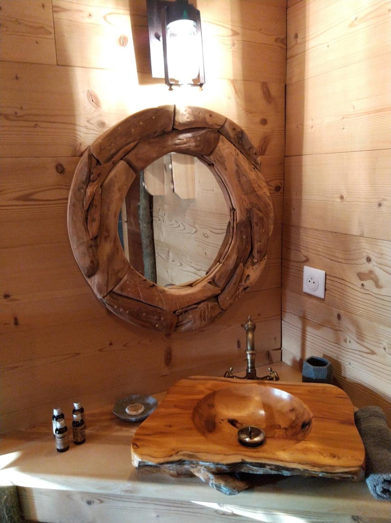 恩特雷2柯尔斯酒店 Saint-Martin-sur-le-Chambre 客房 照片