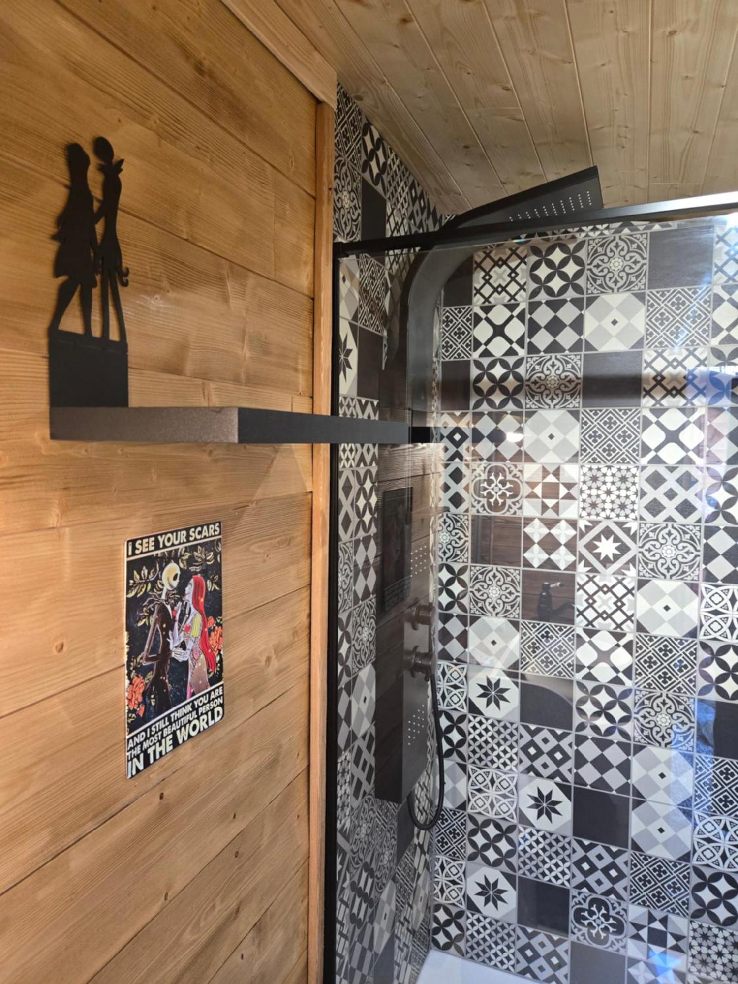 恩特雷2柯尔斯酒店 Saint-Martin-sur-le-Chambre 外观 照片