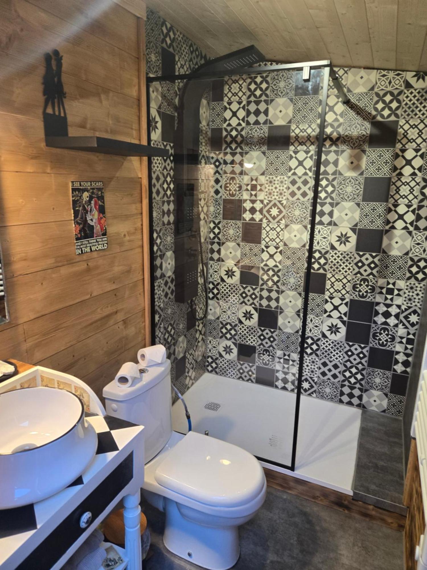 恩特雷2柯尔斯酒店 Saint-Martin-sur-le-Chambre 外观 照片